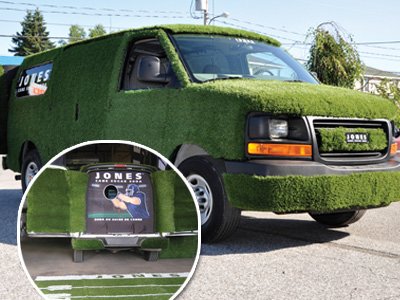 Camion Jones en gazon